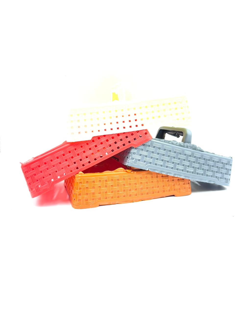 "Colorful Plastic Woven Double Soap Holder with Drainage Design"